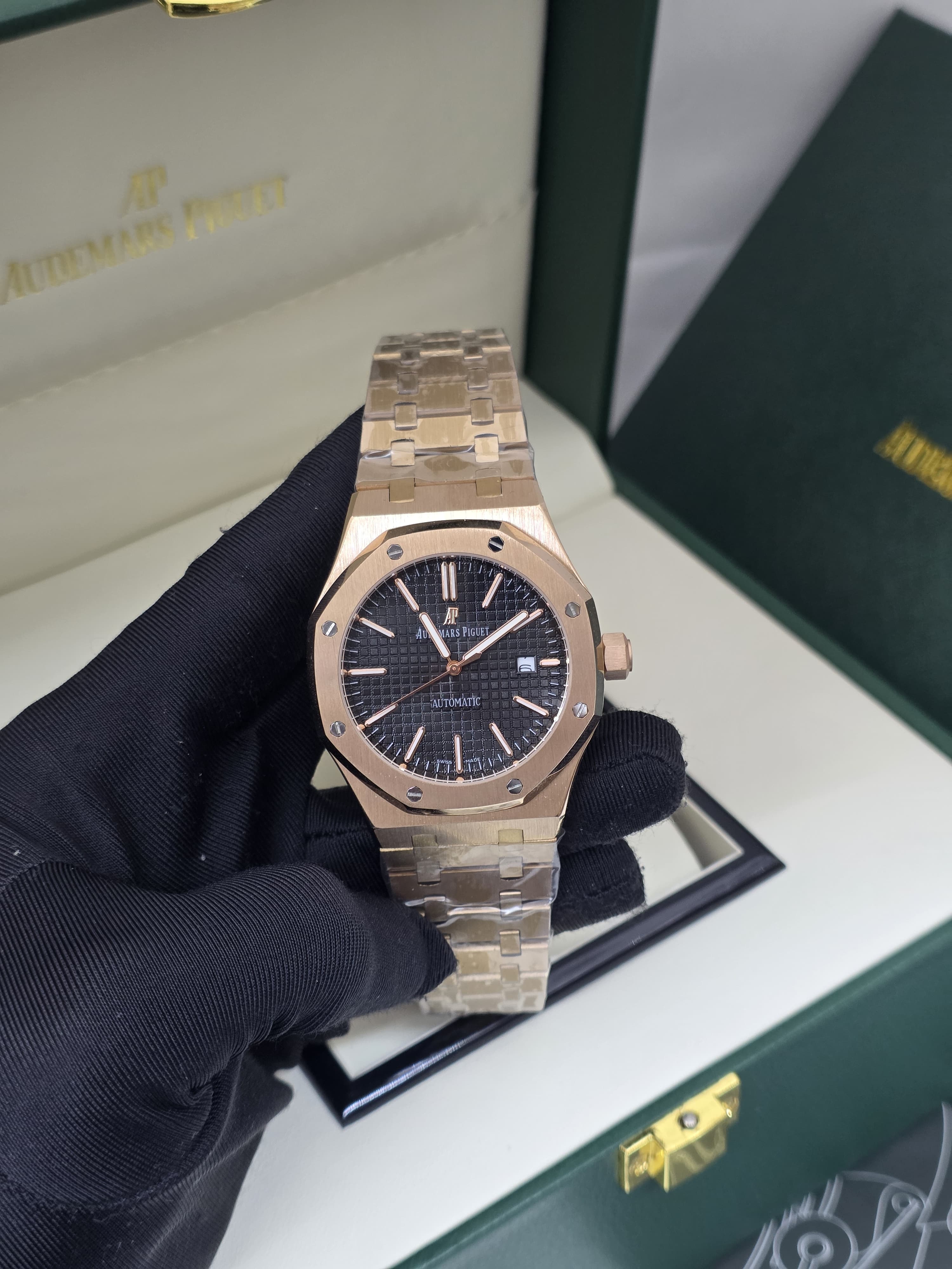 Audemars Piguet Royal Oak Automatic (Black Dial / Rose Gold)
