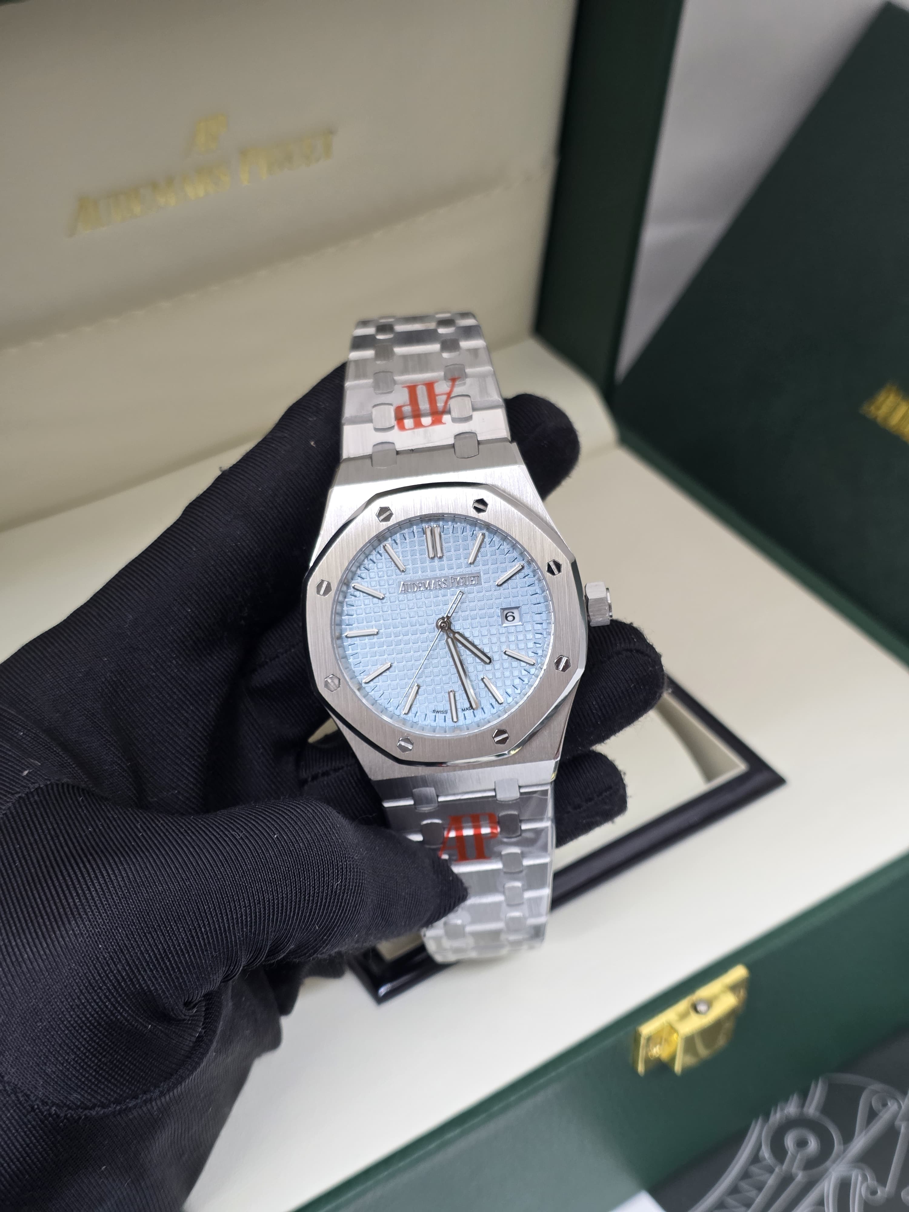 Audemars Piguet Royal Oak Selfwinding (Light Blue / Ice Blue Dial)