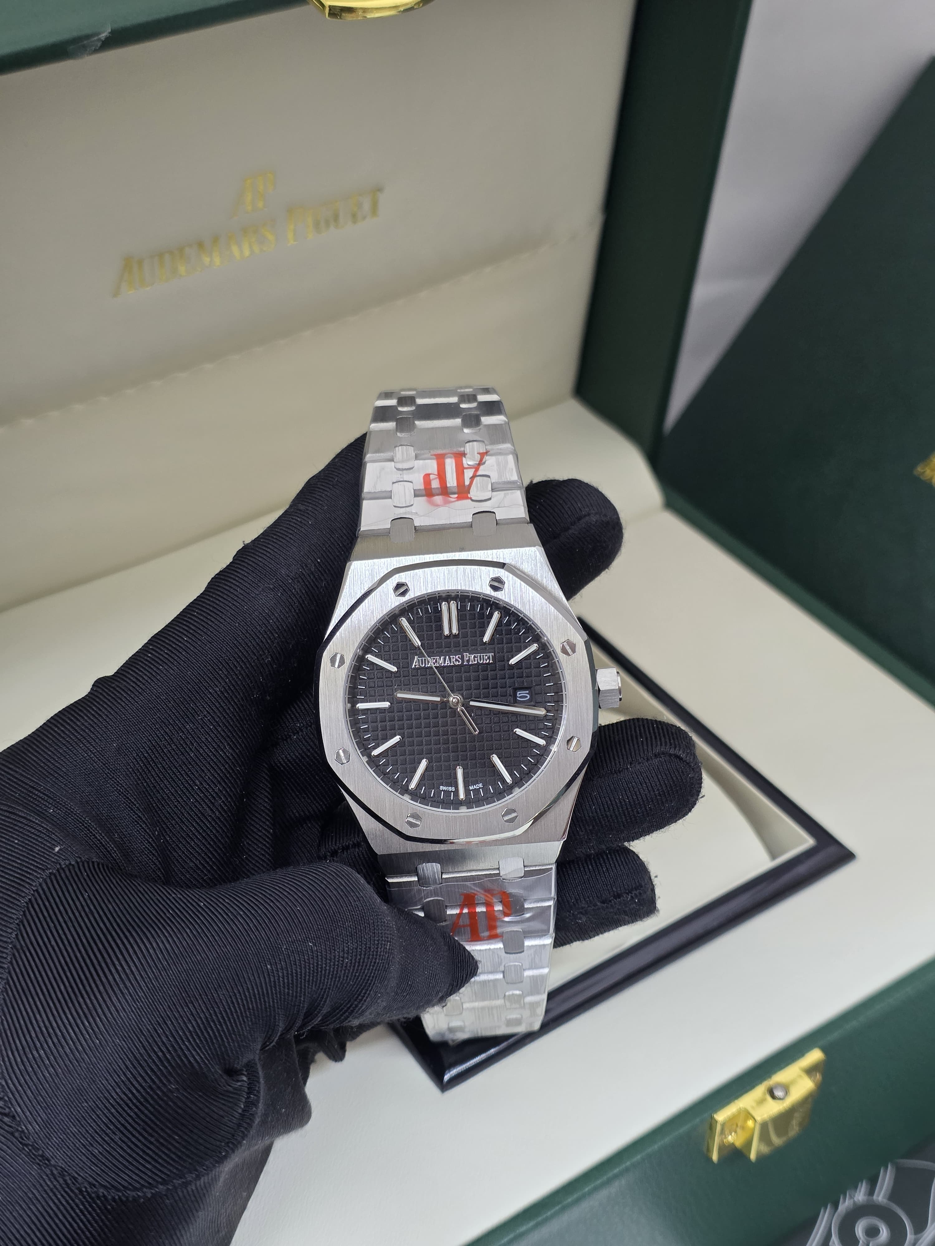 Audemars Piguet Royal Oak Selfwinding (Black Dial)