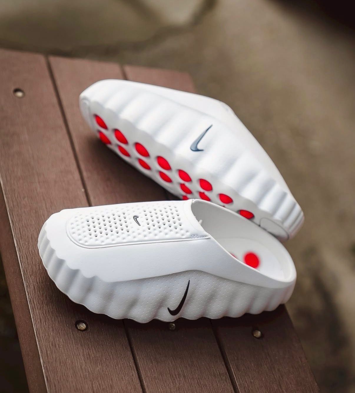 Nike Mind Mule (White/Red)
