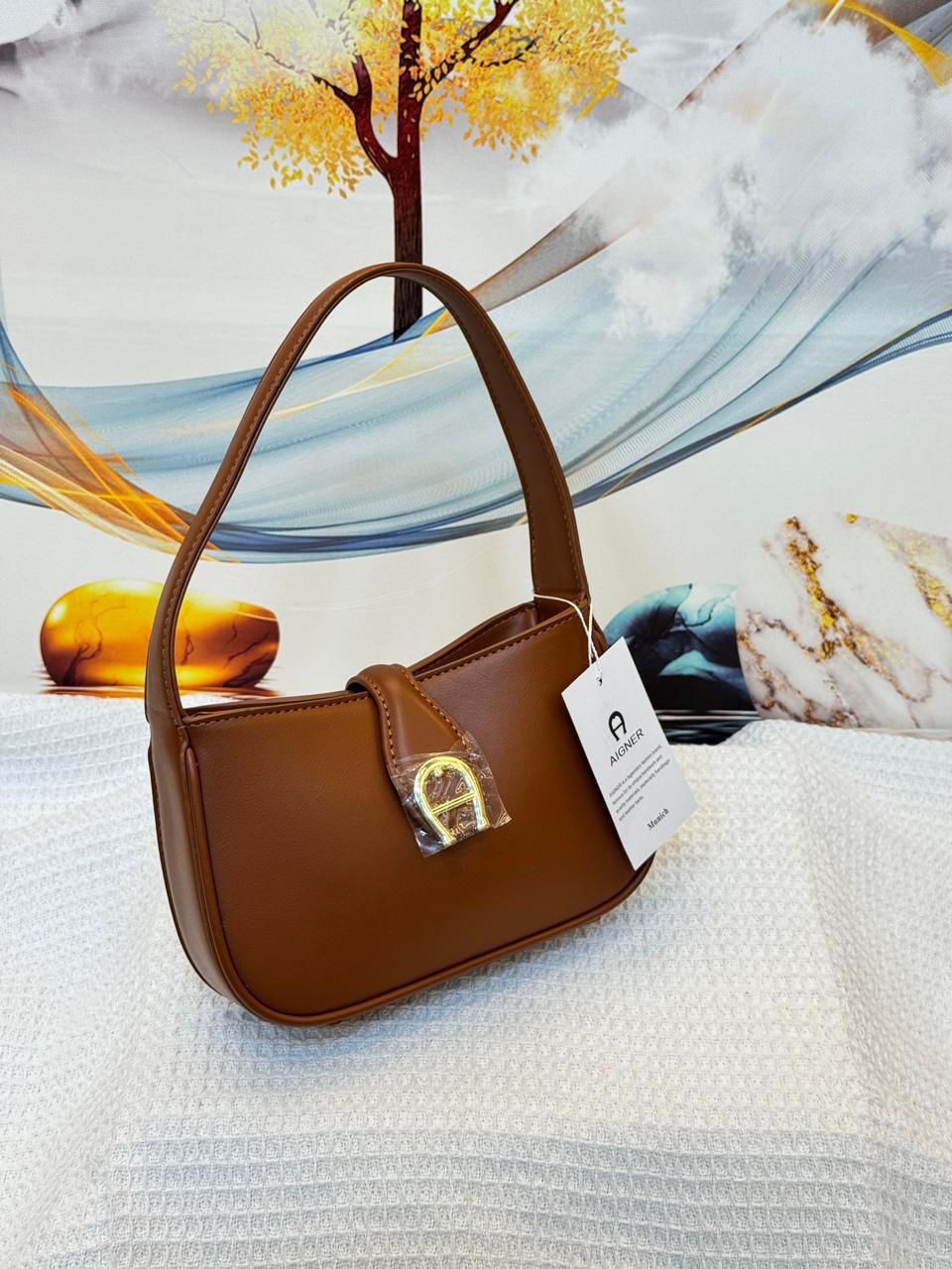 Aigner Delia Shoulder Bag S (Cognac / Chestnut Brown)